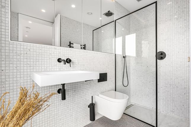 Flat 14, 4, Mapple Path, London photo 4