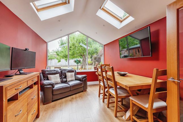 16a, The Beeches, Melksham photo 3