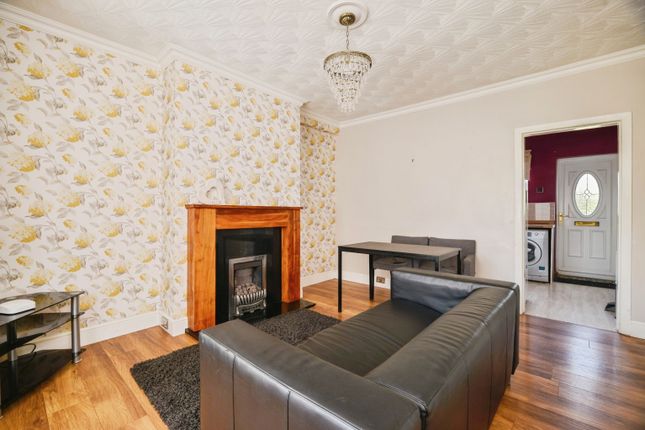 33, Falcon Road, Middlesbrough photo 3