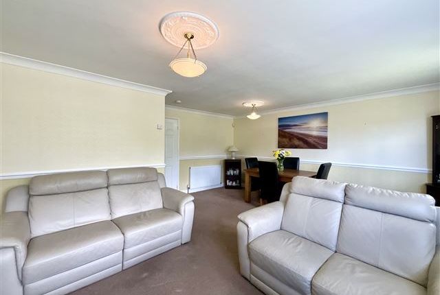 3, Parsley Hay Gardens, Sheffield photo 4