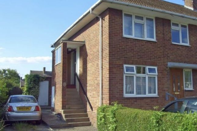 Thumbnail Maisonette to rent in Hillary Close, Luton, Bedfordshire