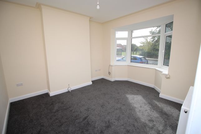 18, Houghton Road, Rotherham photo 4