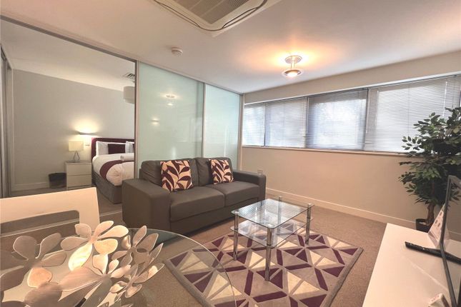 9, New Manor House, Bracknell photo 2