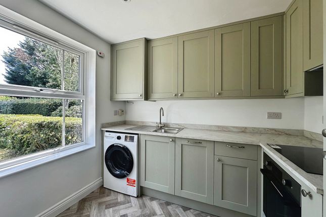 8, St Johns Close, Reading photo 2