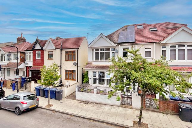 11 Church Avenue, Southall photo 3
