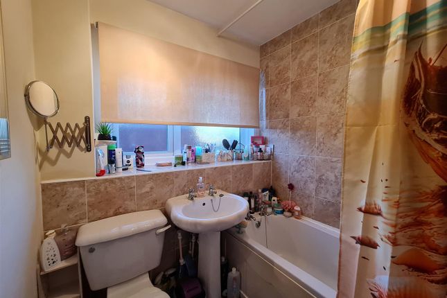 End terrace house for sale in Calder, Wilnecote, Tamworth