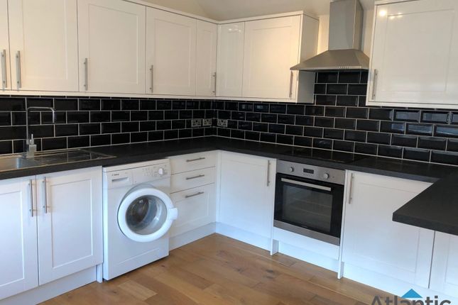 26 Cuffley Hill, Goffs Oak photo 3