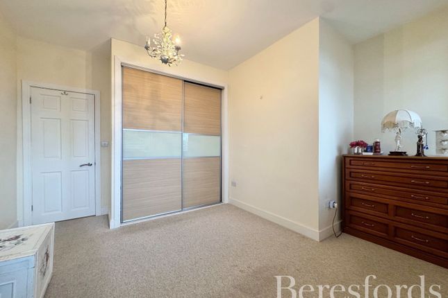 123, Westland Avenue, Hornchurch photo 4