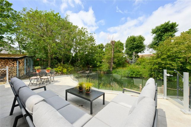 Pond Cottage,, Penton Hall Drive, Surrey photo 4