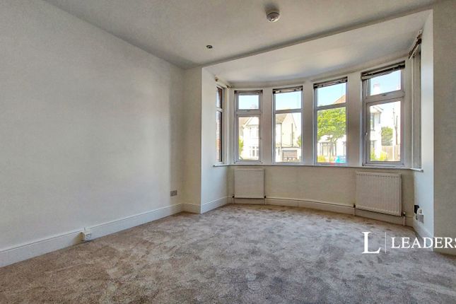 Flat 1, 34-36, Surbiton Avenue, Essex photo 3