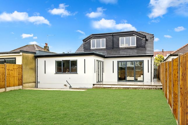 14 Sunnydene Avenue, Ruislip photo 3