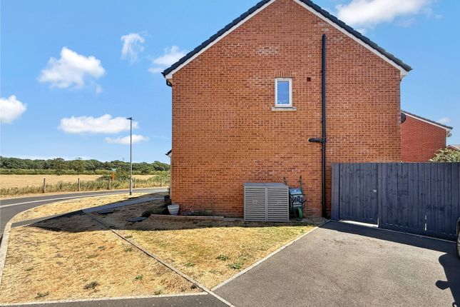17, Clare Avenue, Trowbridge photo 3