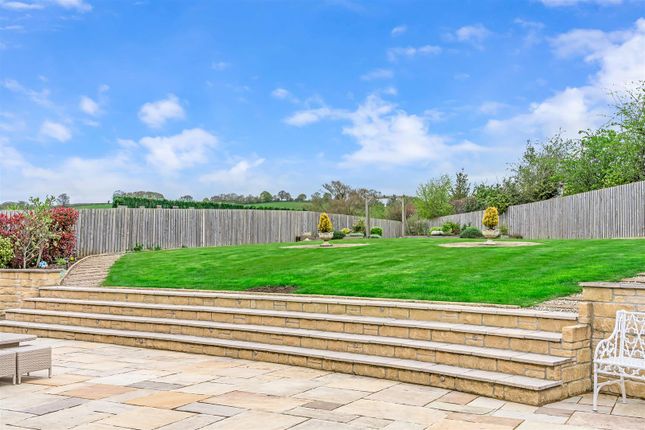 45, Wharfe Meadow Avenue, Otley photo 4