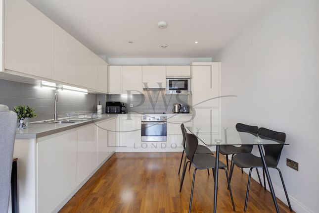 402 Sesame Apartments, Holman Road, London photo 4