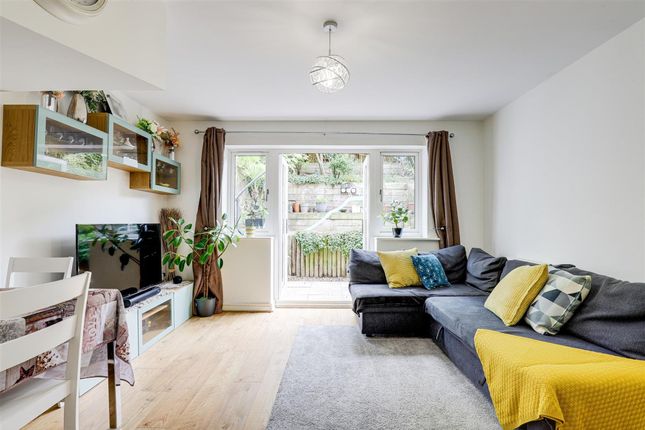 74 Bakewell Drive, Nottingham photo 2