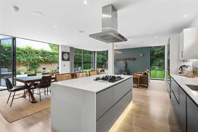 3 Windlebrook Park,, Longcross Road, Chertsey photo 3