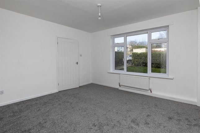 4, Staynton Crescent, Huddersfield photo 3