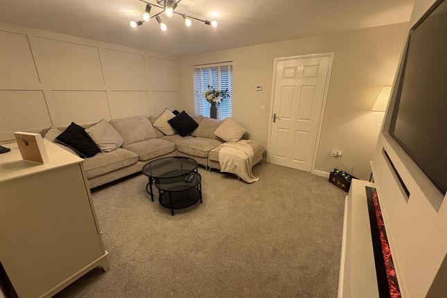 4, Shirley Mews, Bradford photo 4