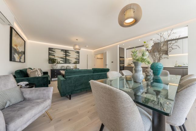 Flat for sale in Sheringham, Queensmead, St Johns Wood Park, London