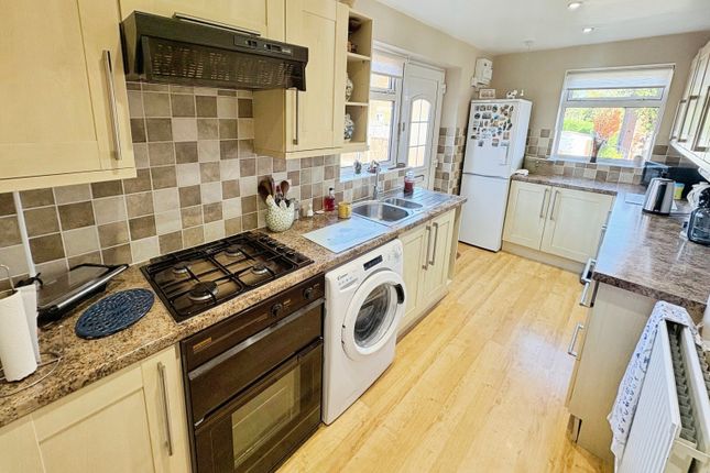 23, Derwent Close, Mansfield photo 4
