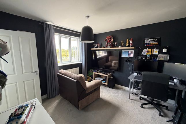 7, Firecrest, Peterborough photo 4