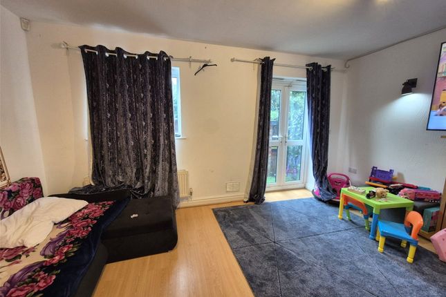 2, Mote Hill Court, Cheshire photo 3