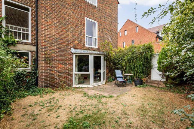 41 Chiswick Staithe, Hartington Road, London photo 4