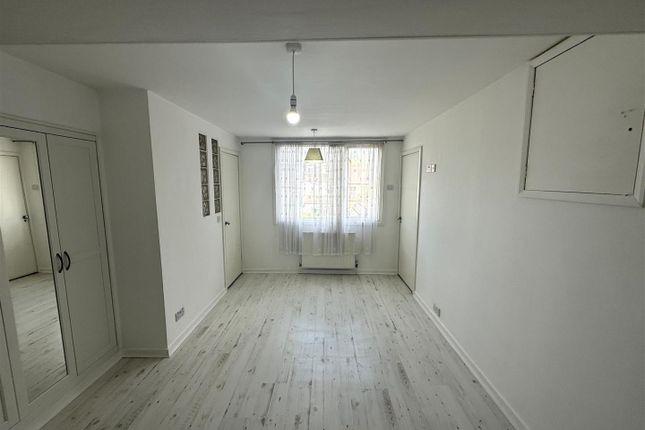 11, Byron Road, Mill Hill photo 4
