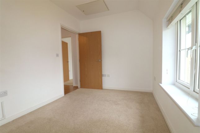 Flat for sale in Lambourne Chase, Chelmsford