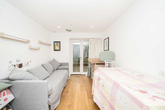 Property to rent in Hindmans Road, London