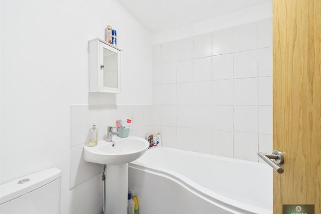 200, First Choice House, London Road, Lowfield Heath photo 3