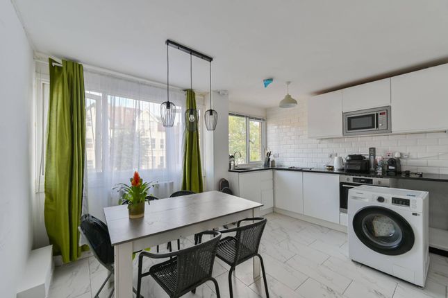 Stanthorpe Close, Streatham photo 2