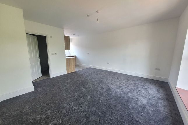 Flat 2 95 Queen Victoria Street, Tredegar photo 5