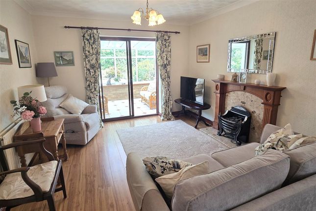 15, Kingsmere Close, Haverfordwest photo 4