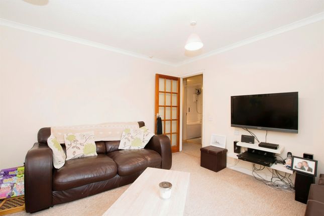 17, Coldharbour Court, Micheldever Road, Andover photo 2