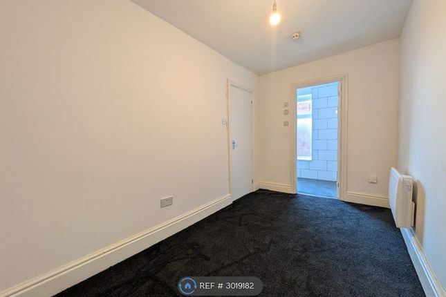 Flat, Braithwaite St, Blackpool photo 3