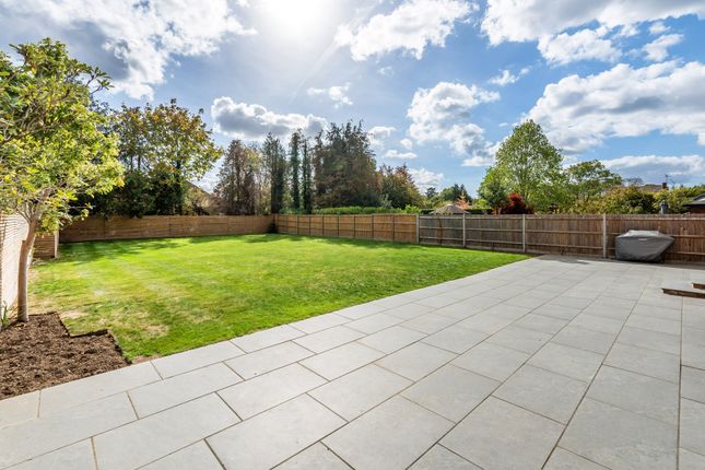 Perifield,, Woodham Park Way, Surrey photo 4