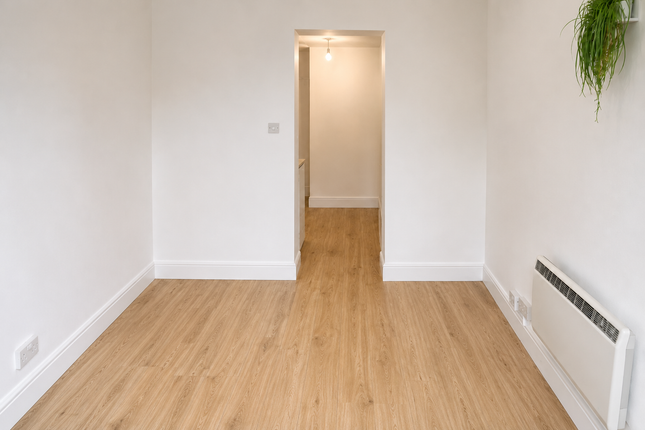 Flat 2, Winlaton Road, London, BR1 5PY, London photo 3