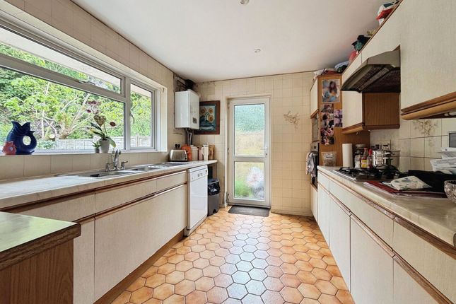 12 Valleydene, Southampton photo 3