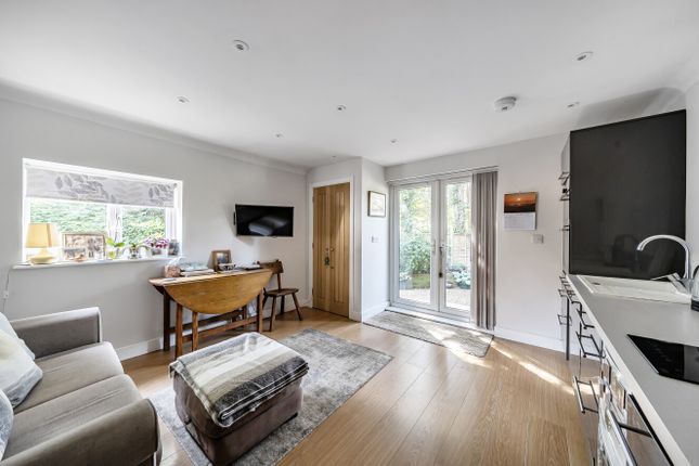 Meadow Cottage,, Stoneham Lane, Hampshire photo 4