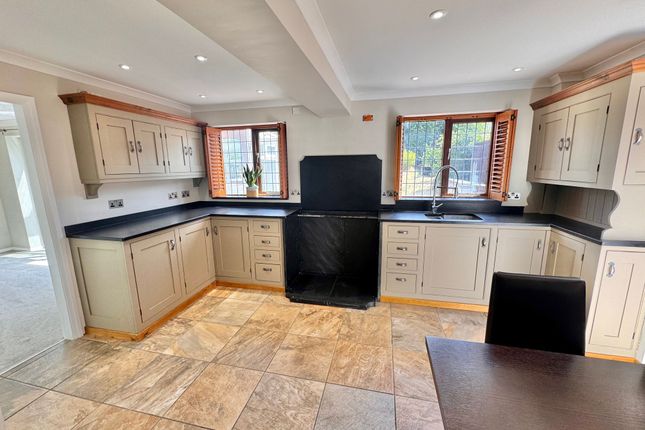 1 Millais Close, Bedworth photo 4