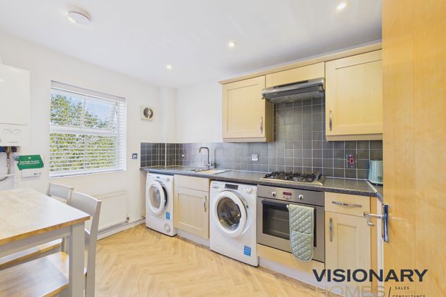 18 Merlin Court Nightingale Walk, Burntwood photo 2