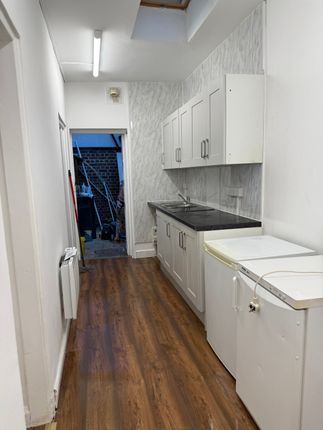 219b, Garratt Lane, London photo 5