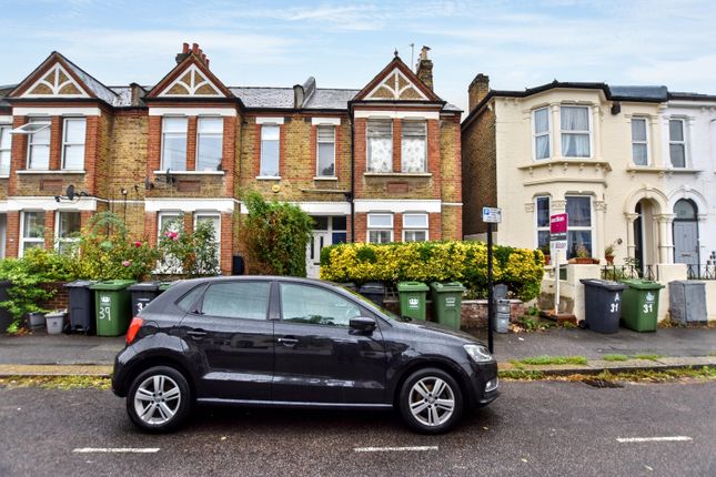 2-bed flat on 33 and 35, London, £265,000