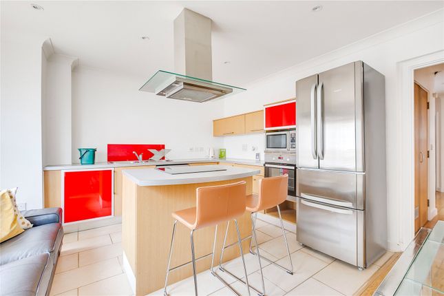 Thumbnail Flat to rent in Northpoint Square, London
