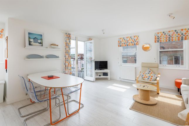 Thumbnail Flat for sale in High Street, Cowes