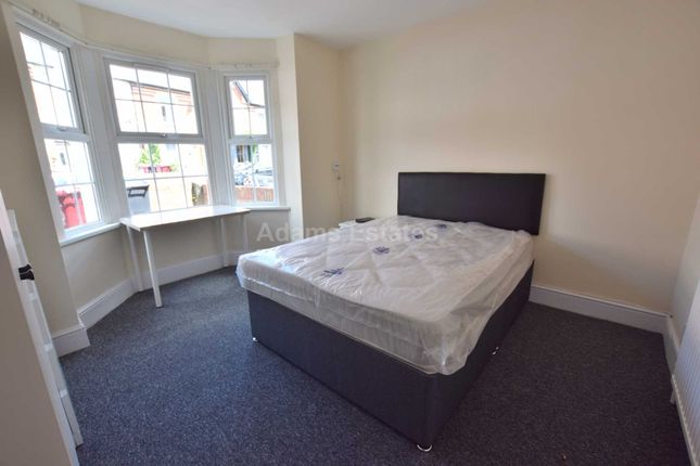 Thumbnail Room to rent in Cholmeley Road, Reading