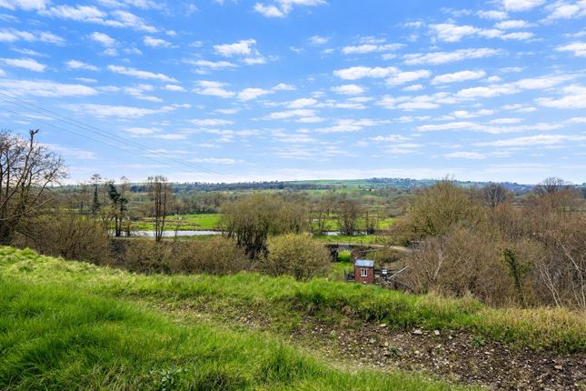 Pantyglyn, Carmarthen Road, Llanybydder photo 5