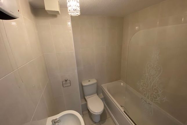 15, Knightswood Court, Liverpool photo 3