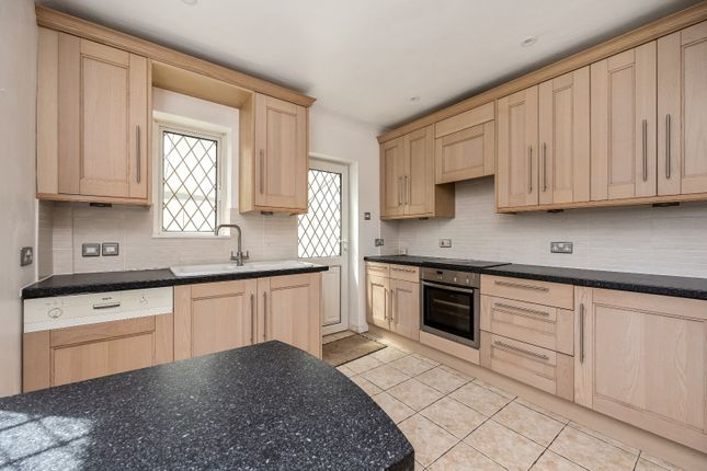 34, Grand Crescent, Brighton photo 4